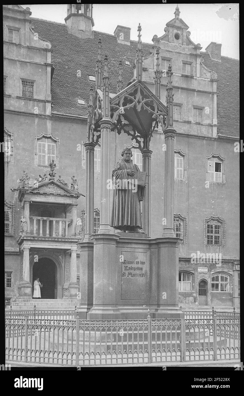 Martin luther memorial wittenberg Black and White Stock Photos & Images ...