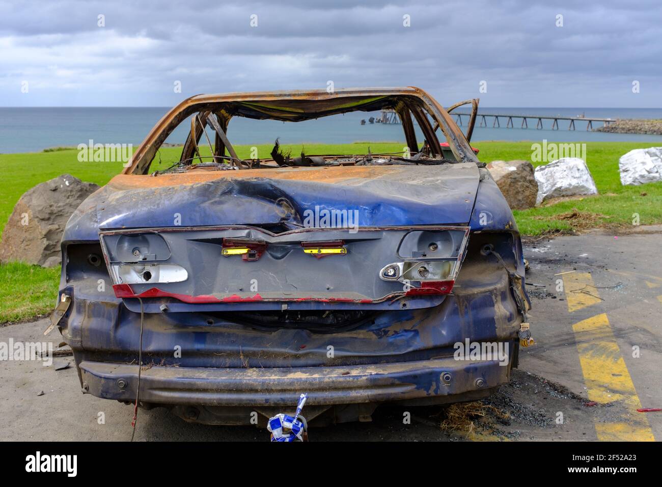 Burnt out abandoned car hires stock photography and images Alamy