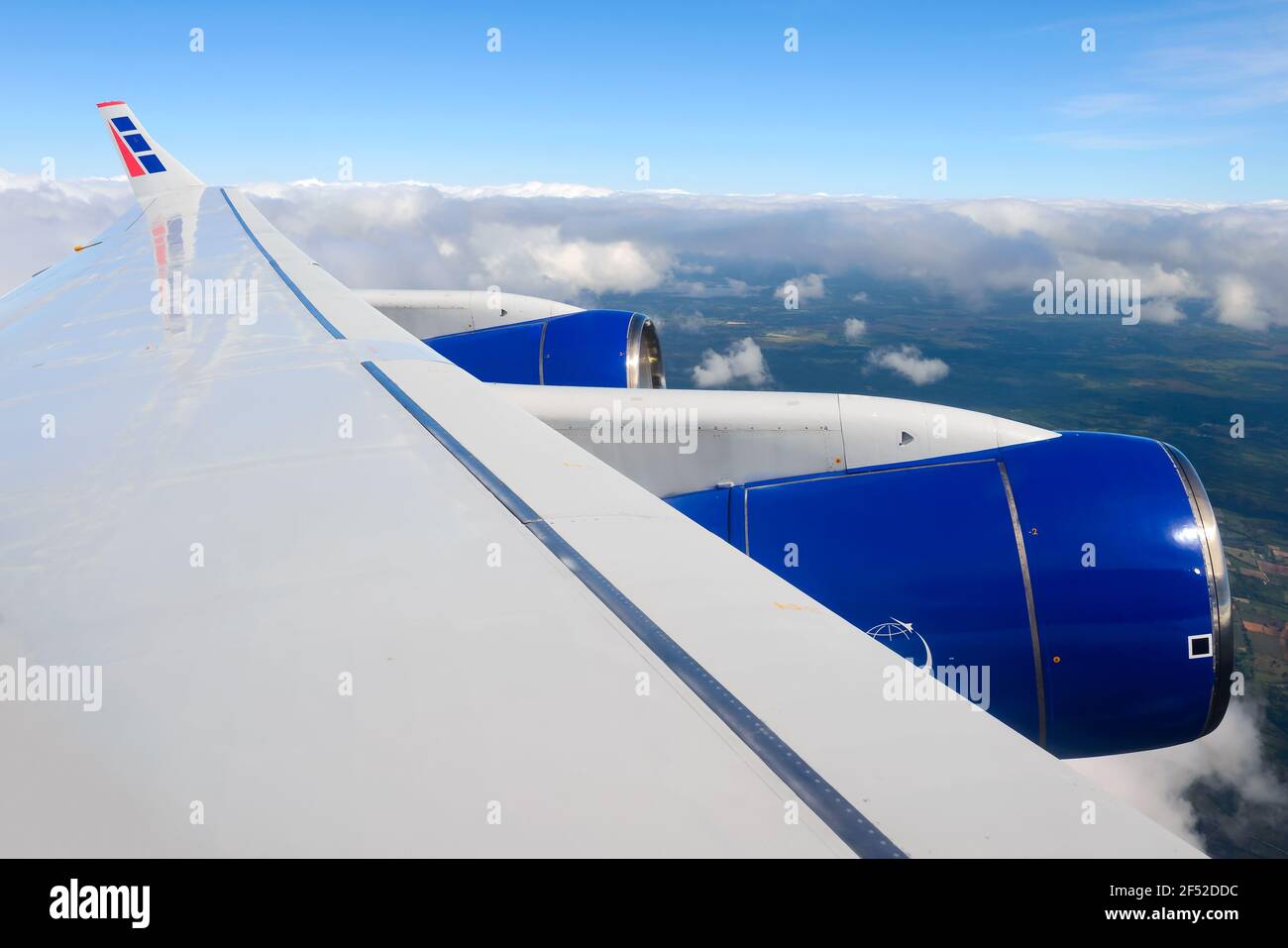 Cubana Airlines Ilyushin Il96 window view. Wing of Cubana de Aviacion