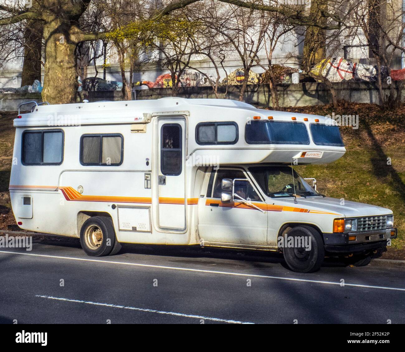 Van in movement hi-res stock photography and images - Page 6 - Alamy