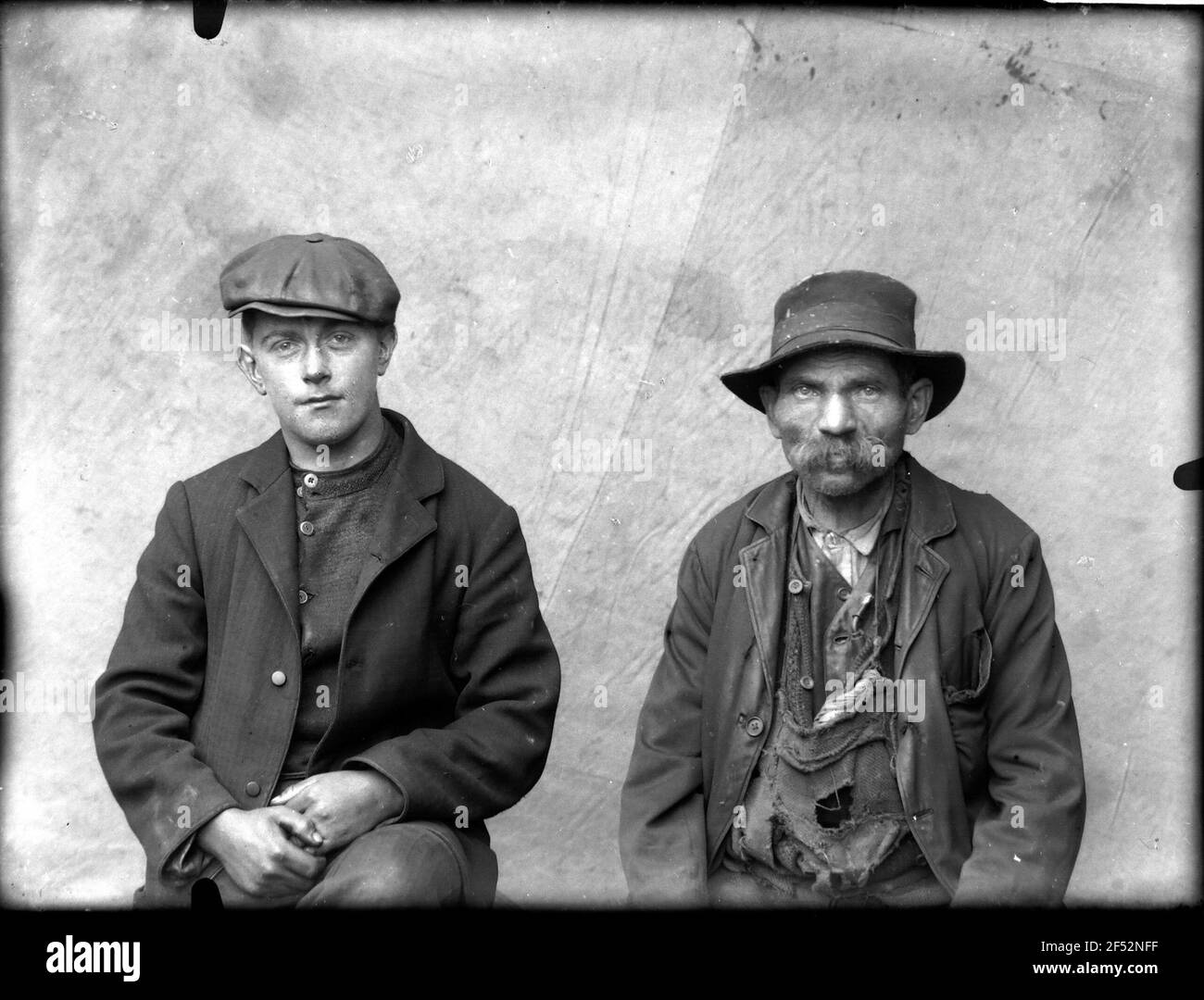 Supply chain factory workers hi-res stock photography and images - Alamy