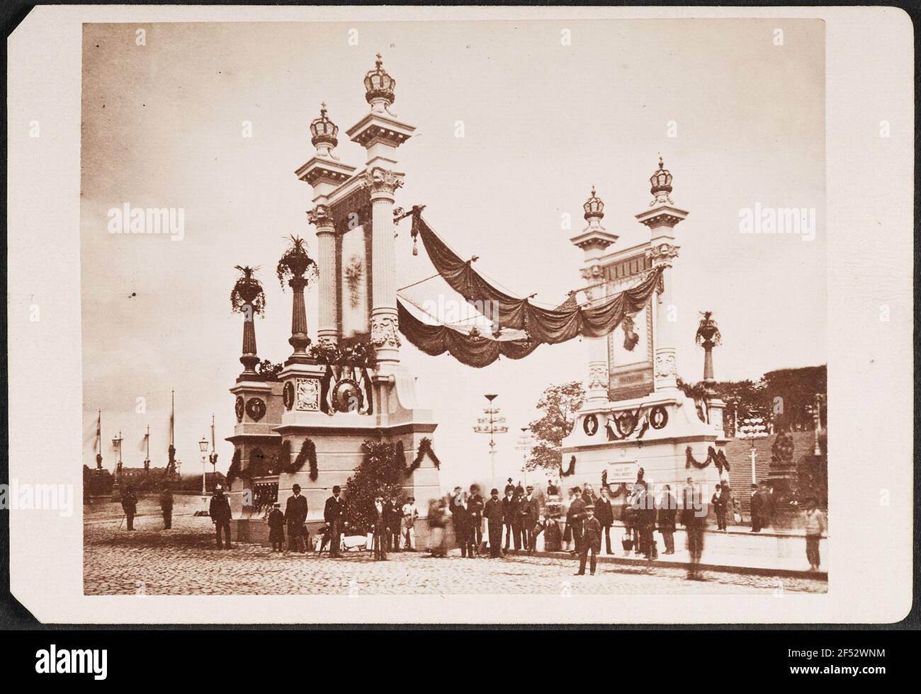 Riesa. Honor patte at the Schlossplatz for the entry emperor Wilhelm on September 14, 1882 to the maneuvers at Riesa Stock Photo