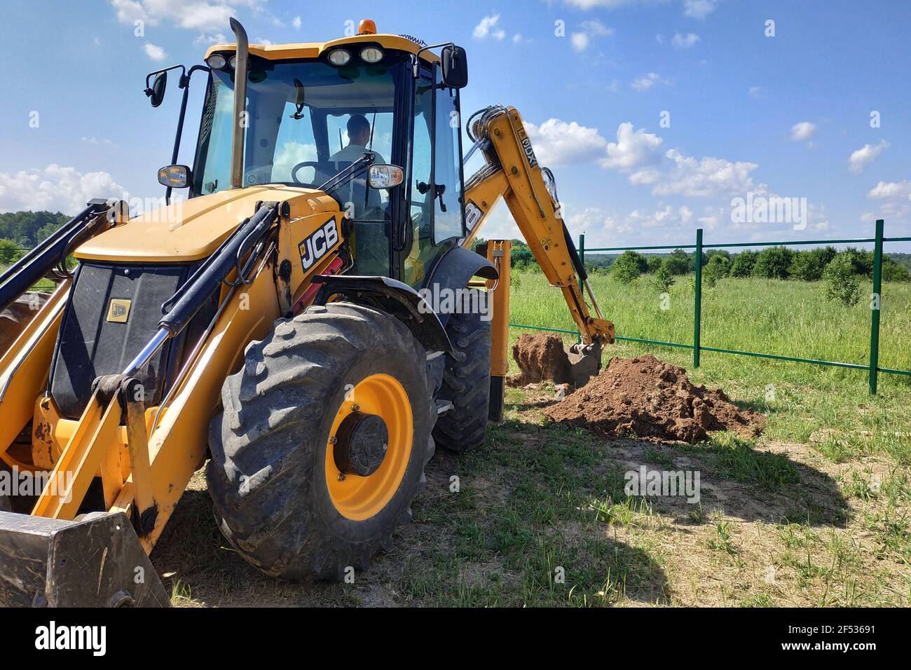 jcb ロシア