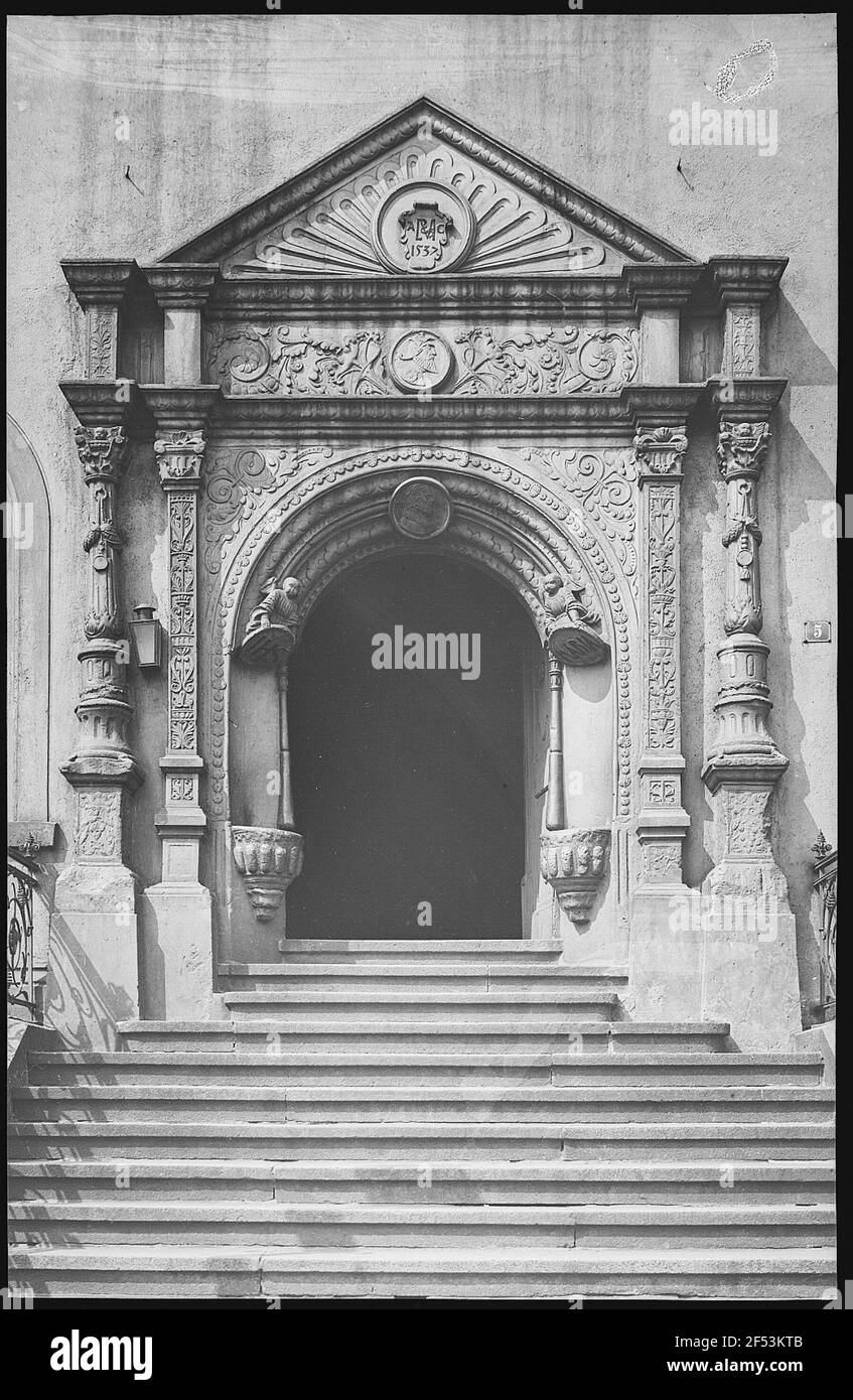 Portal entrance doorway house Black and White Stock Photos & Images - Alamy