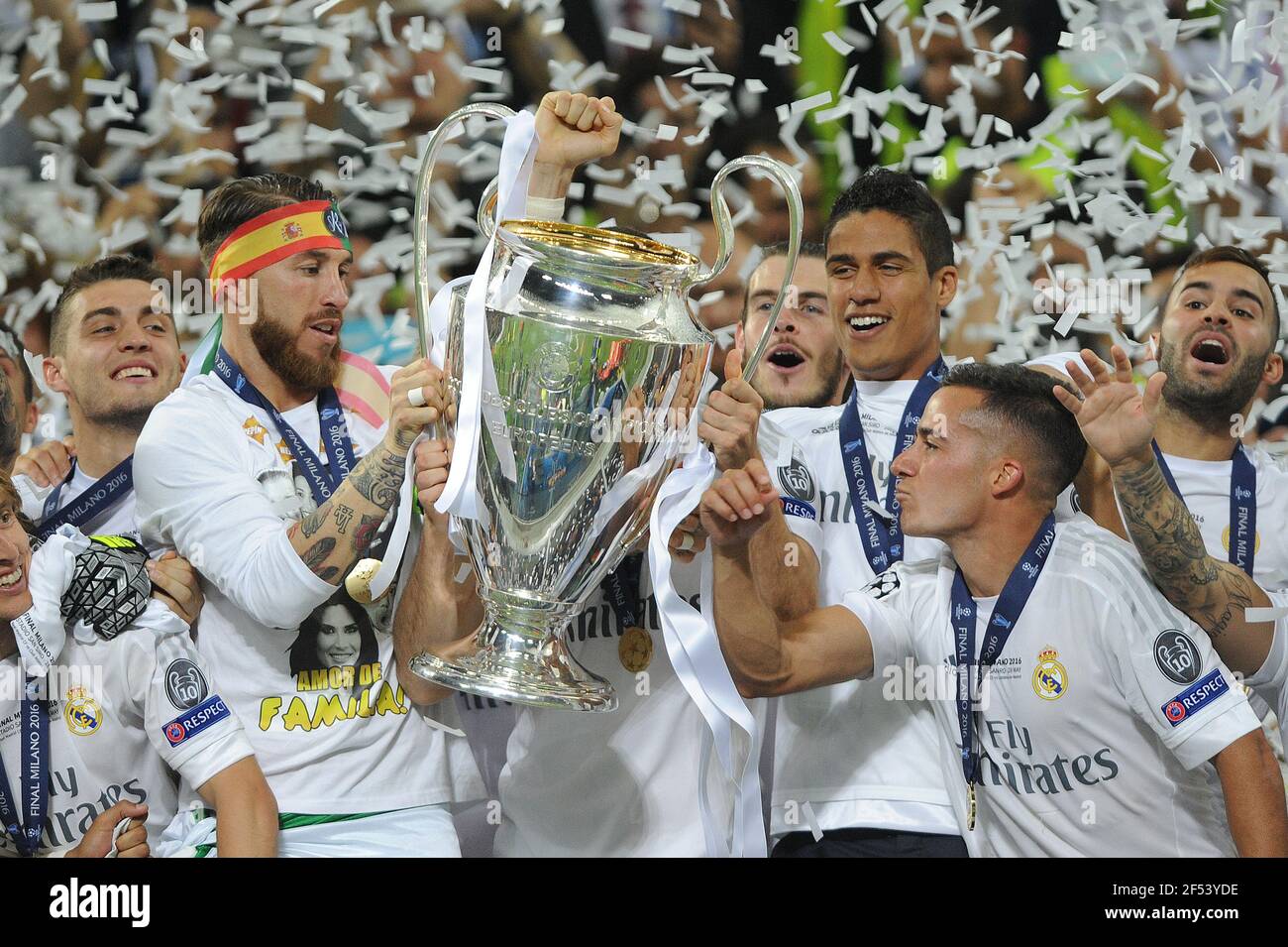 Milan, Italien. 24th Mar, 2021. FC Bayern interested in real star Vazquez.  Archive photo: left: Sergio Ramos (Real Madrid), right: Lucas VAZQUEZ (Real  Madrid) with the cup, cup, trophy, team photo, team,