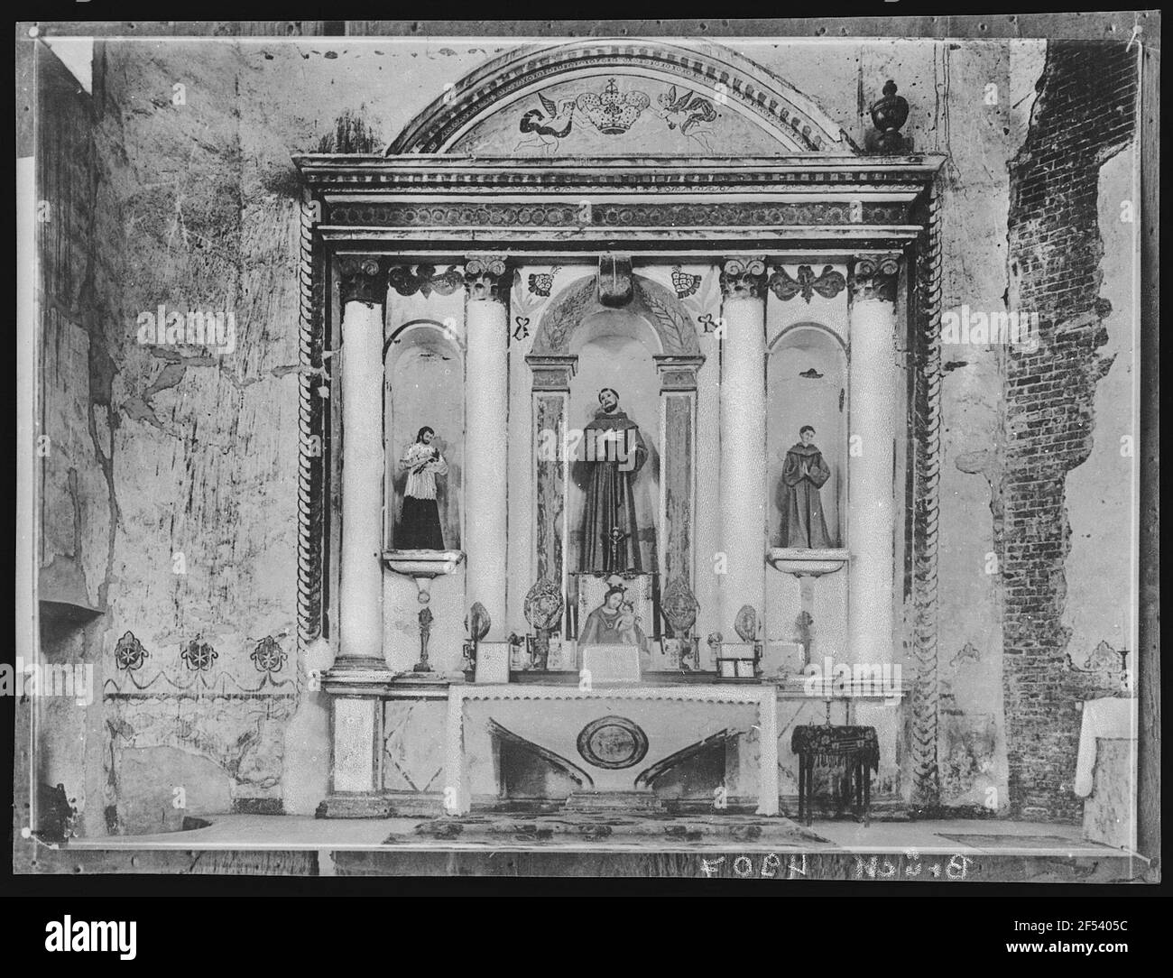 San Luis Rey, Cal. Altar of San Luis Rey Mission Stock Photo Alamy