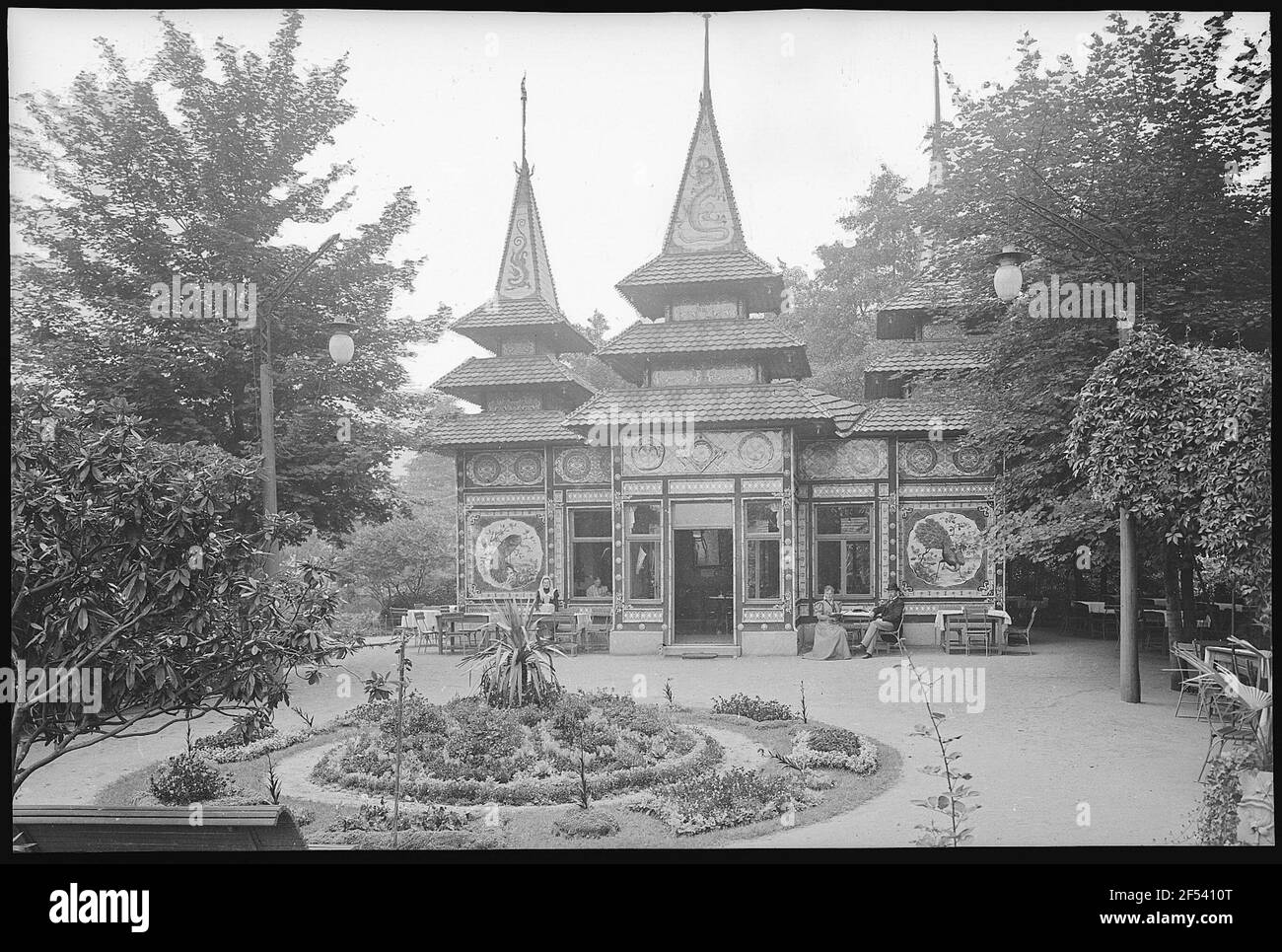 Carlsbad. Japanese Pavilion (around 1885) on the pond island in fishermen Stock Photo
