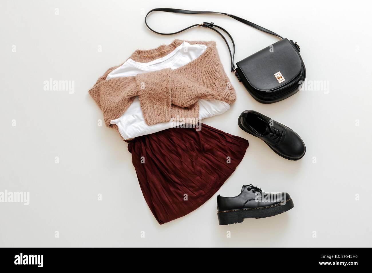 Beige skirt top outfits tumblr