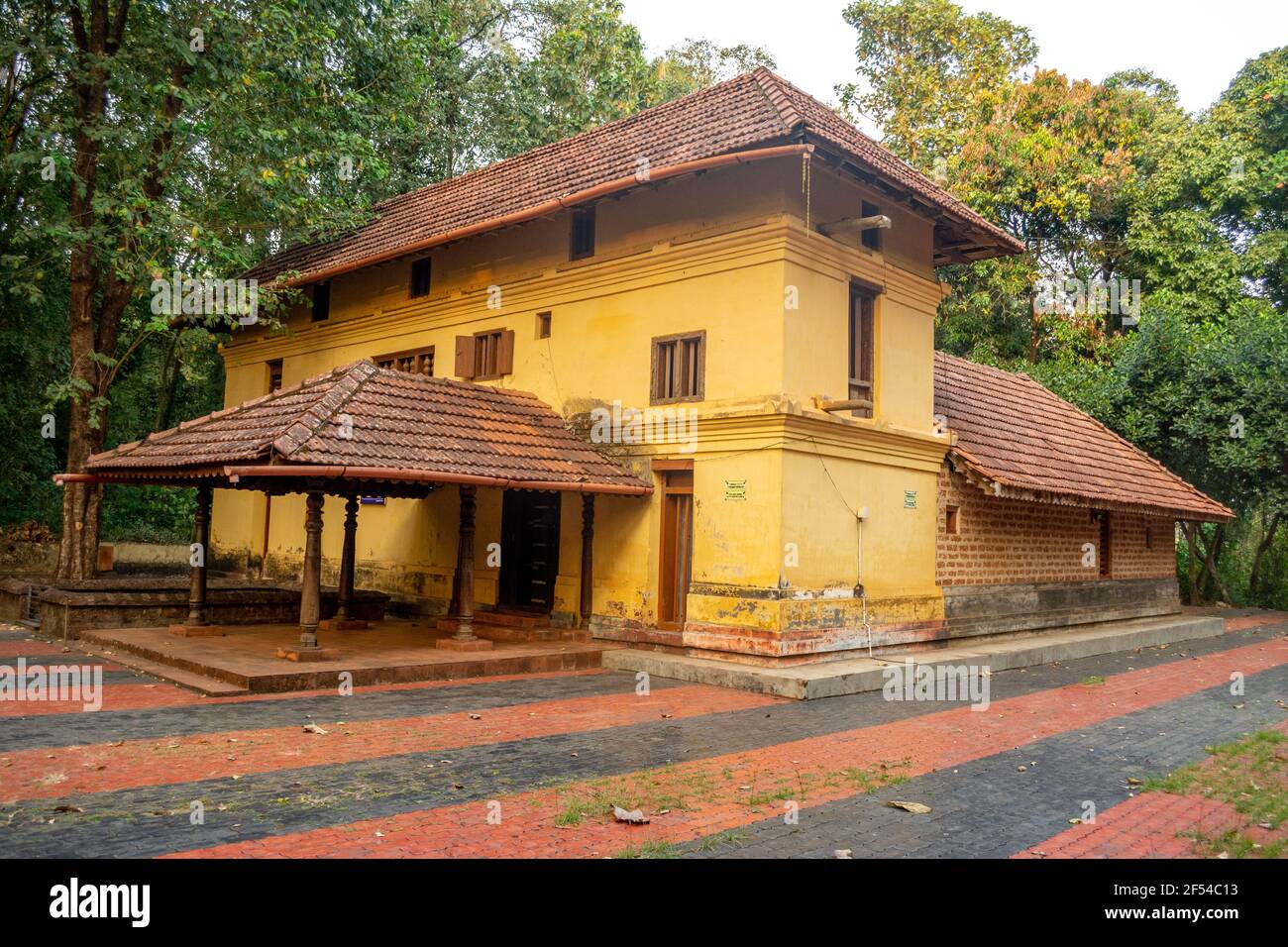 Traditional Nālukettu house Kerala India Stock Photo - Alamy