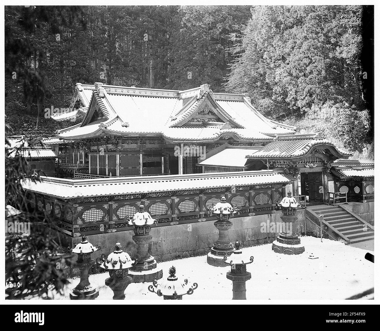 Nikko. Toshogu shrine in winter Stock Photo - Alamy