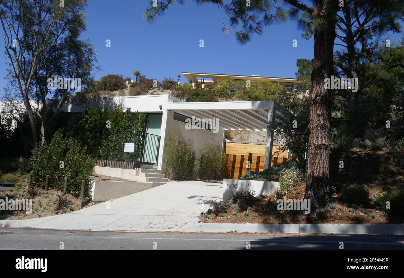 Beverly Hills, California, USA 23rd March 2021 A general view of atmosphere of comedian Sid Caesar's former home/house at 1910 Loma Vista Drive on March 23, 2021 in Beverly Hills, California, USA. Photo by Barry King/Alamy Stock Photo Stock Photo