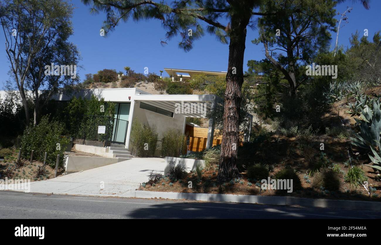 Beverly Hills, California, USA 23rd March 2021 A general view of atmosphere of comedian Sid Caesar's former home/house at 1910 Loma Vista Drive on March 23, 2021 in Beverly Hills, California, USA. Photo by Barry King/Alamy Stock Photo Stock Photo