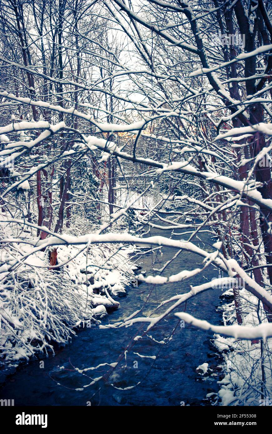 Winter landscape flowing river hi-res stock photography and images - Alamy