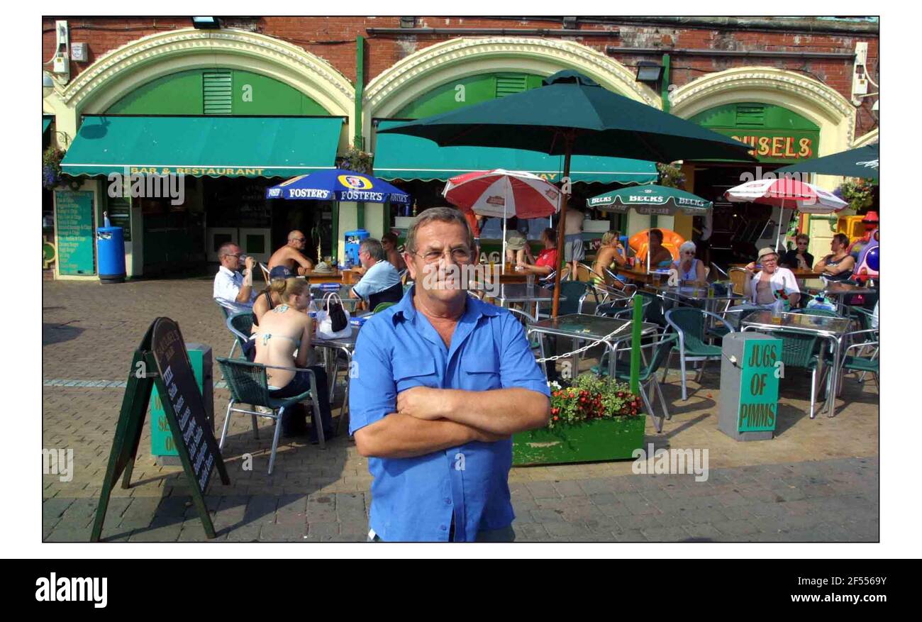 Smoking in public places in Brighton......Owen Smith manager of the CarouselsPic David Sandison 11/8/2003 Stock Photo