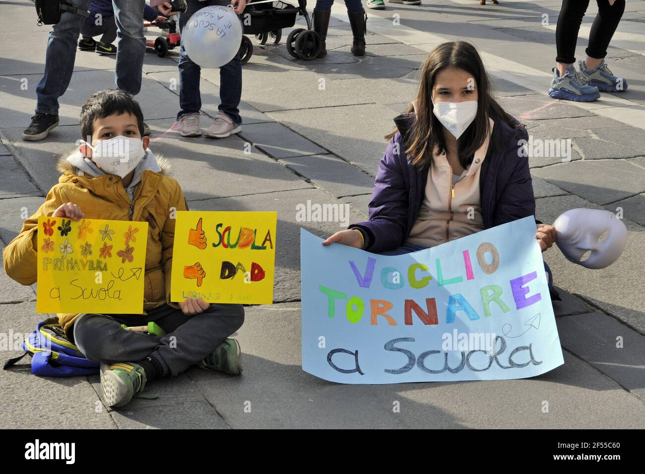 Milan, March 21, 2021, demonstration organized by the network Scuola In Presenza (School in Presence) to demand reopening of schools and the end of DaD, Distance Learning, adopted by the government to contain the epidemic of Covid19 virus Stock Photo