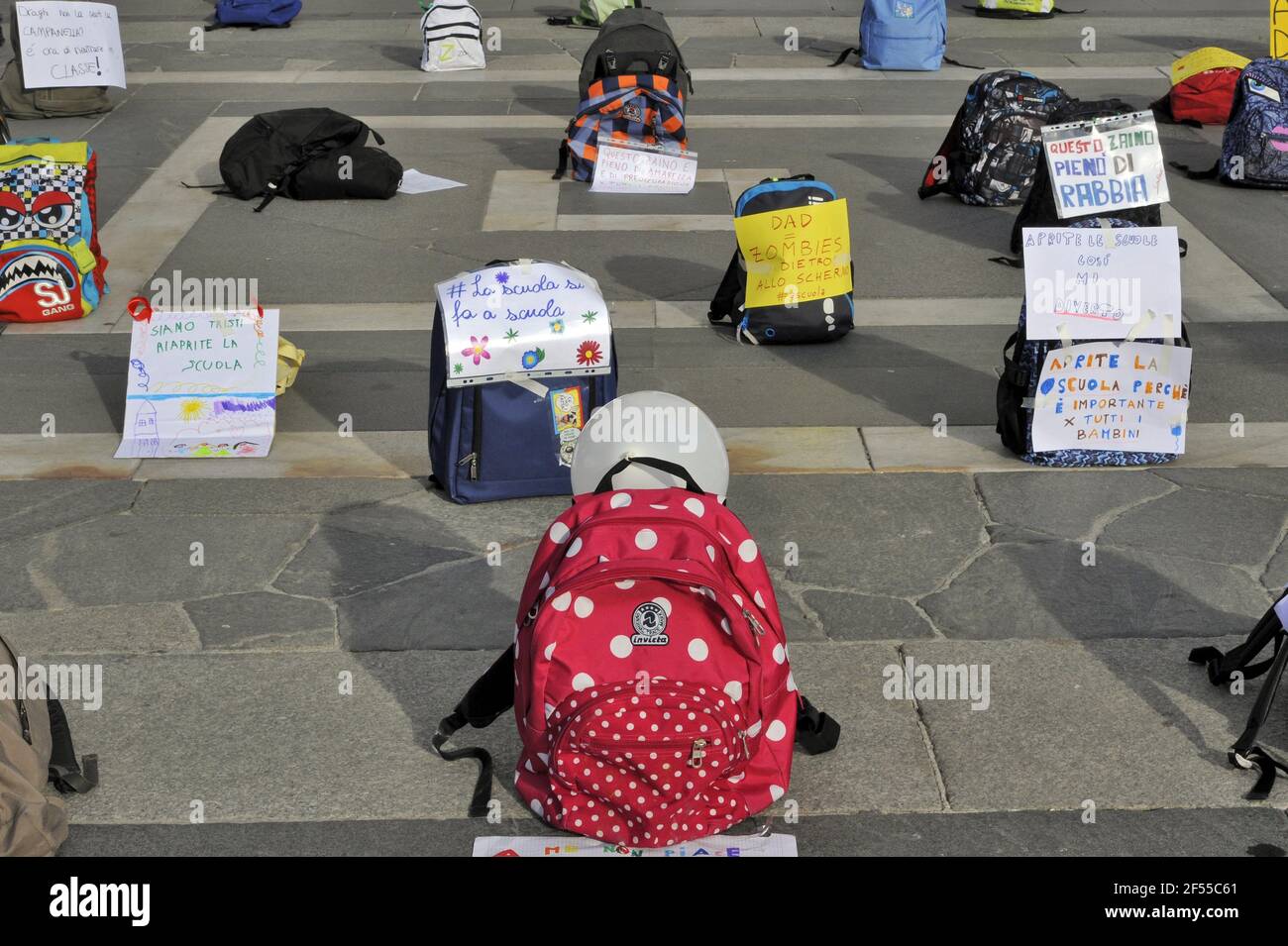 Milan, March 21, 2021, demonstration organized by the network Scuola In Presenza (School in Presence) to demand reopening of schools and the end of DaD, Distance Learning, adopted by the government to contain the epidemic of Covid19 virus Stock Photo