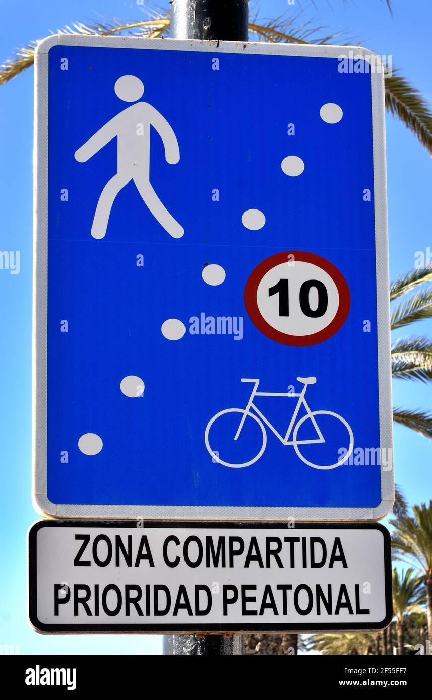 Puerto Banus Sign , Illuminated at Night. Famouse Travel Destination and  Location in Marbella - Costa Del Sol Editorial Image - Image of location,  design: 219790340