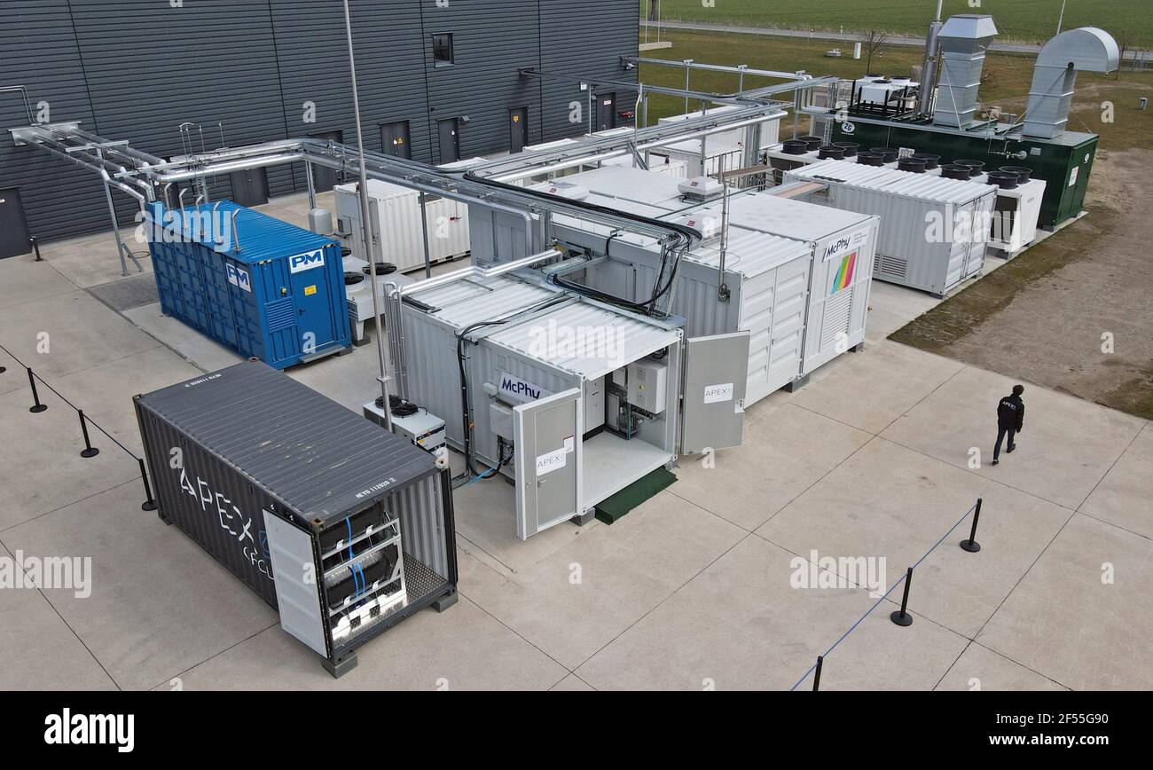 Laage, Germany. 24th Mar, 2021. The 2MW hydrogen plant of APEX Energy Teterow GmbH is to be officially commissioned this afternoon by Minister President Manuela Schwesig. will be followed