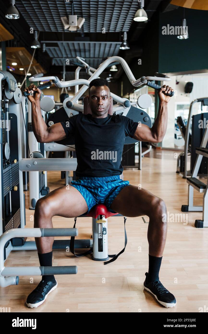 African gym male hi-res stock photography and images - Alamy
