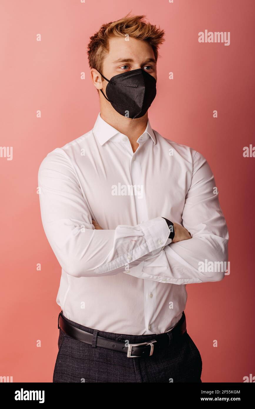 Coloured ffp2 mask hi-res stock photography and images - Alamy