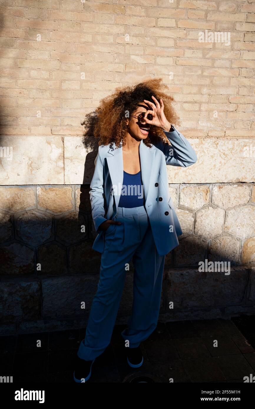 Woman in blazer gesturing hi-res stock photography and images - Alamy