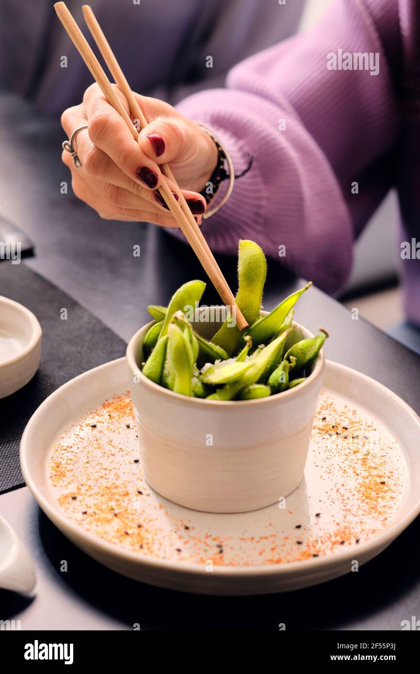 Japanese mature woman hires stock photography and images Alamy