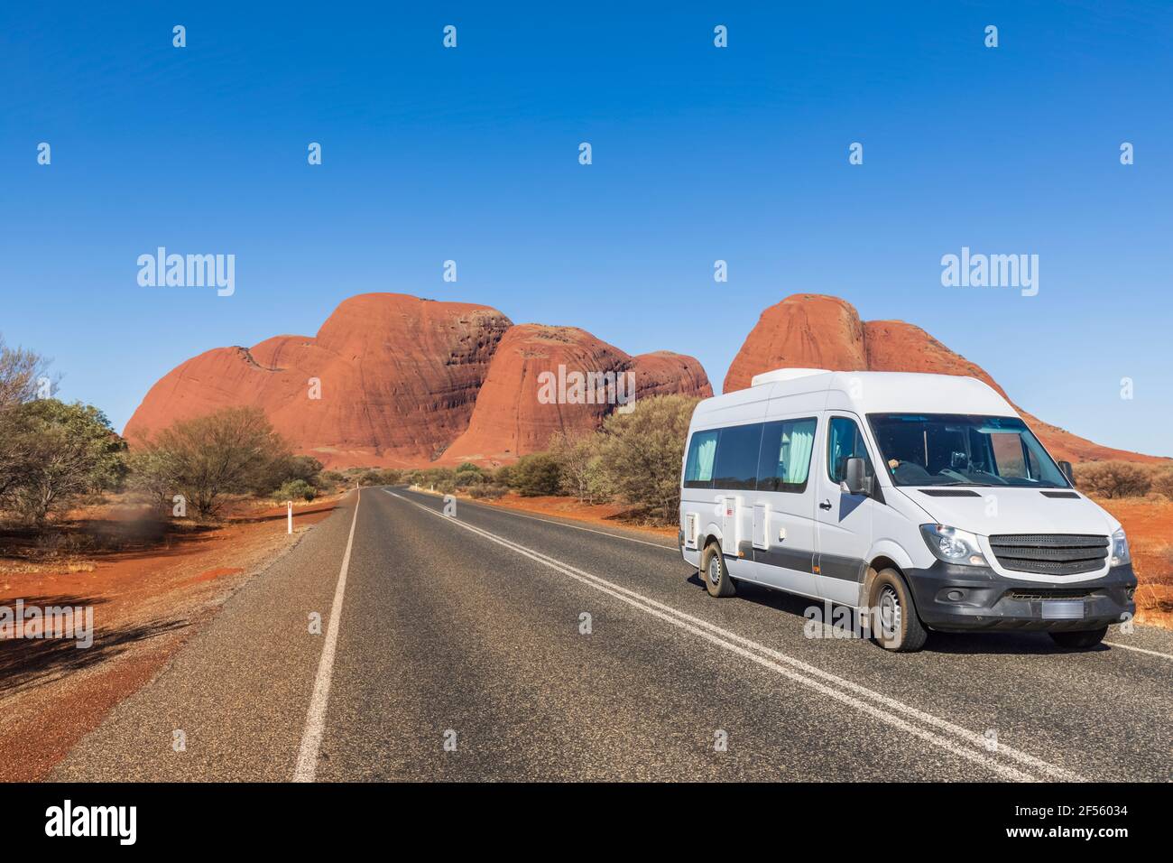 Australia, Northern Territory, Camper on Kata Tjuta road through Central Australian Desert Stock Photo
