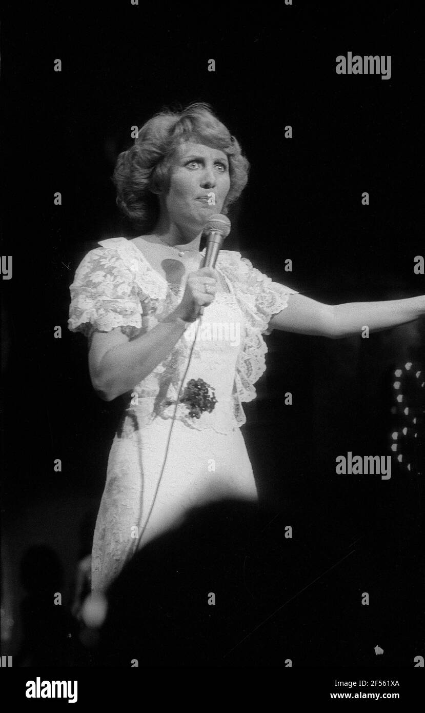 The entertainer singer Lulu appearing in the ATV Television Network production of Summer Night Out hosted by Bob Monkhouse in 1980 Stock Photo