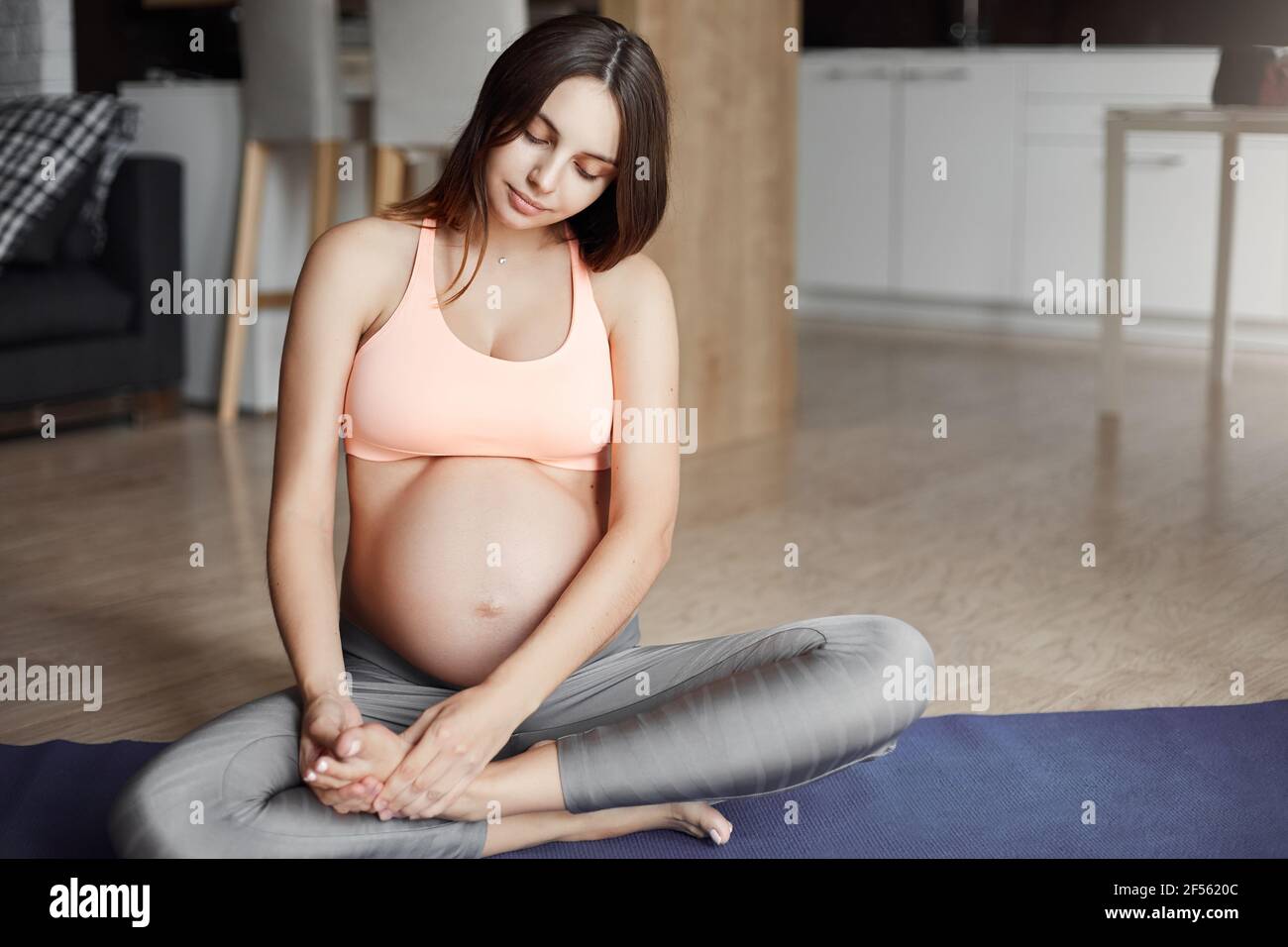 440+ Maternity Sports Bras Stock Photos, Pictures & Royalty-Free Images -  iStock