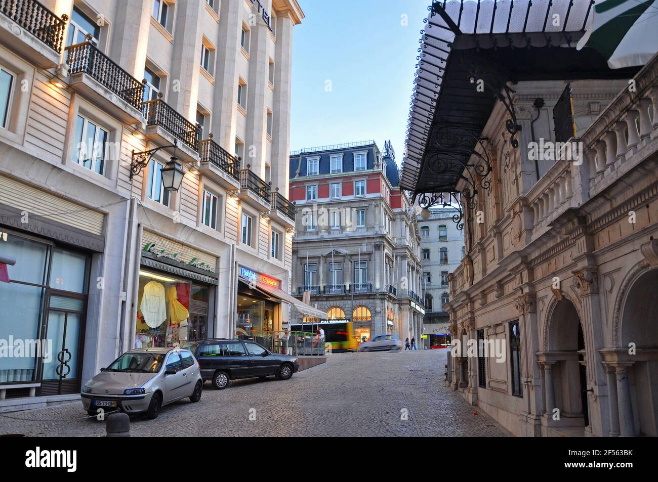 Rua do Jardim do Regedor and Avenida Palace Hotel at Restauradores Square  (Praca dos Restauradores) in Lisbon, Portugal Stock Photo - Alamy