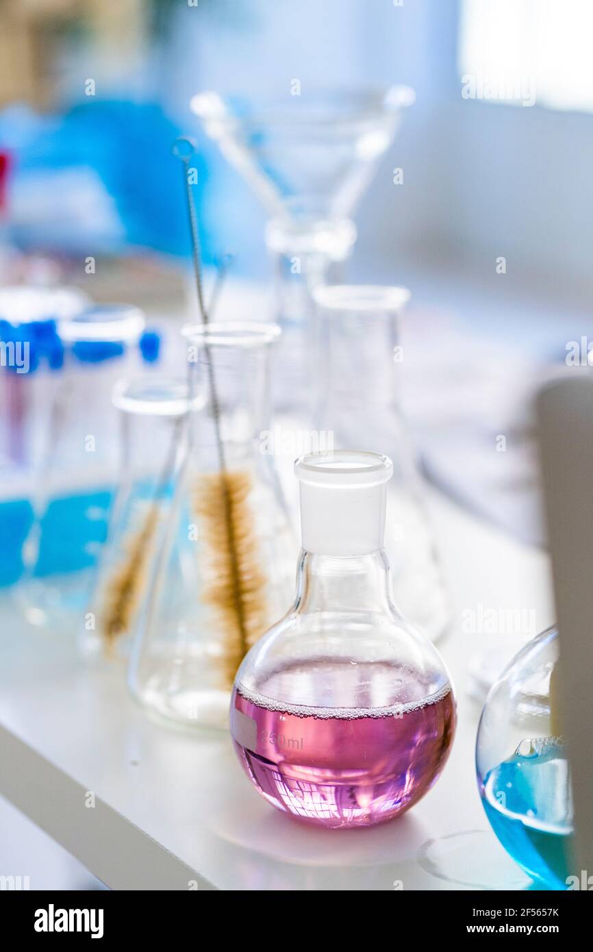 Lab to table hi-res stock photography and images - Alamy