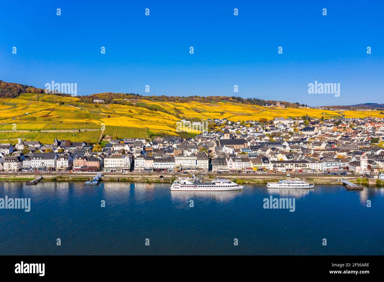 Rhine Riverside Helicopter view riverside town rhine gorge hi-res stock photography and ...