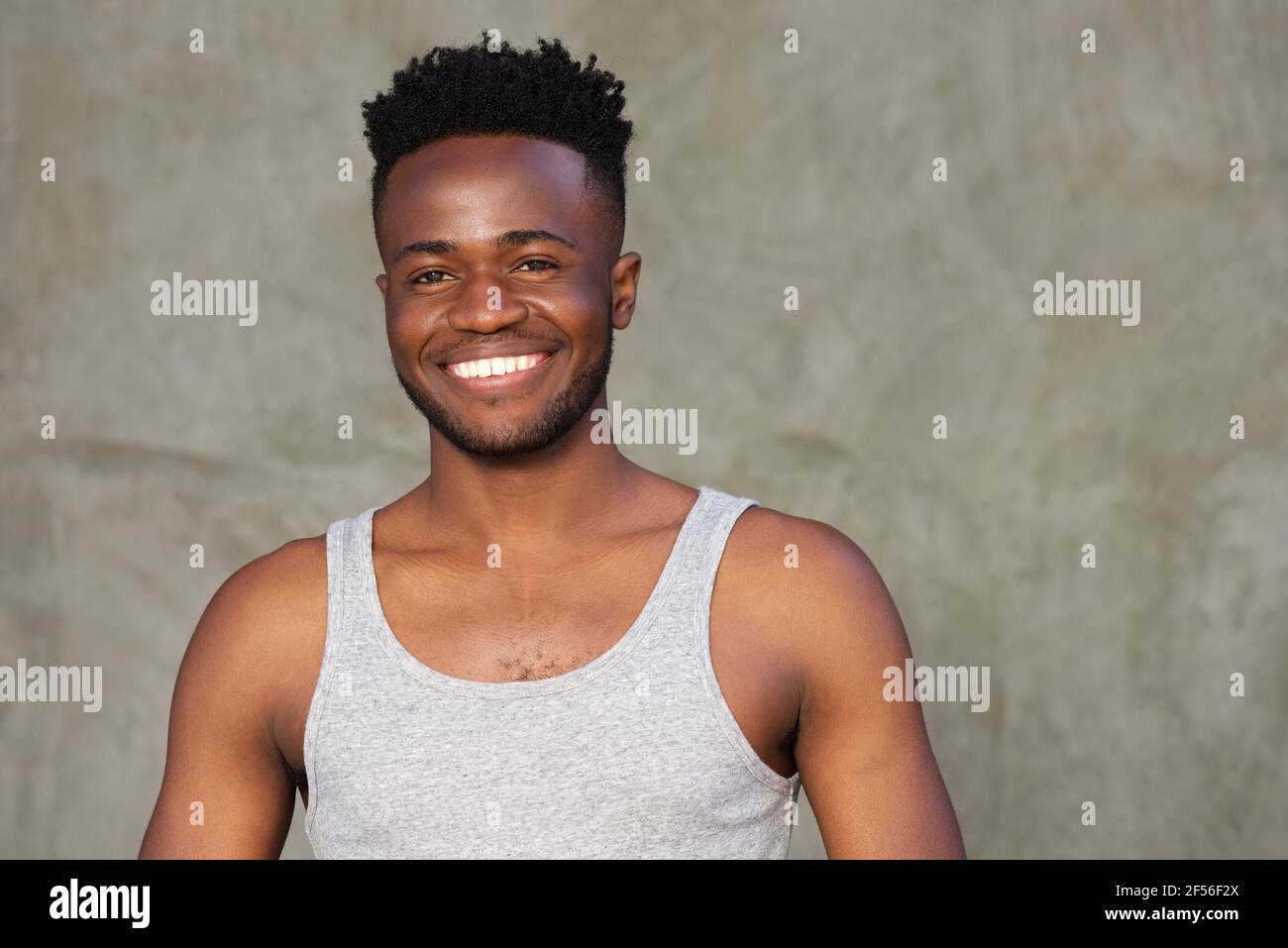 Handsome muscular man hi-res stock photography and images - Alamy