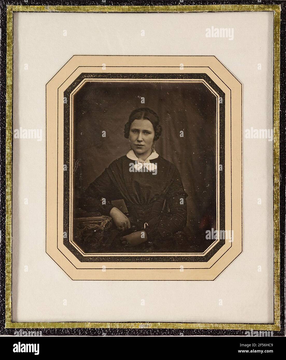 Vintage image young woman hi-res stock photography and images - Alamy