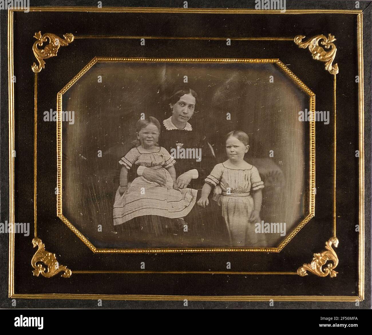 Marie Wilhelm Eschenburg, b. Biess (1818-1908) with its daughters Marie (1848-1915) and Elisabeth (born 1856). . Stock Photo