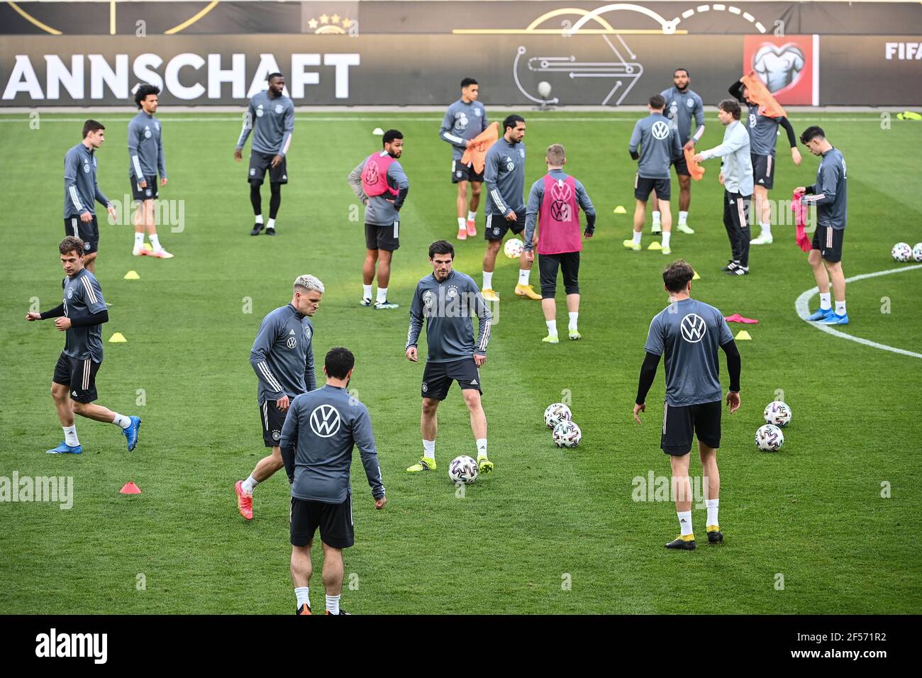 Duisburg Deutschland 24th Mar 2021 Training Overview Front duisburg-deutschland-24th-mar-2021-training-overview-front