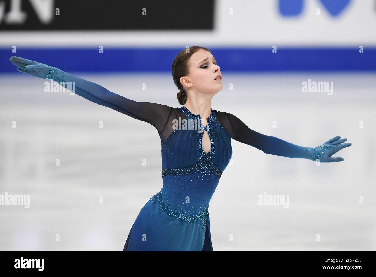 Произвольная программа чемпионата. Анна Щербакова короткая программа 2021. Анна Щербакова ОИ. Анна Щербакова 2021 Будапешт. Щербакова 2021 произвольная.