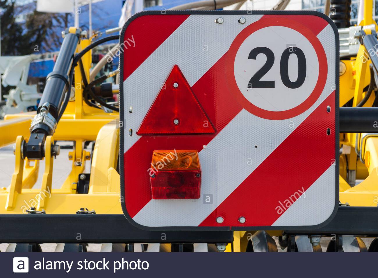Km H Speed Limit Sign High Resolution Stock Photography And Images Alamy