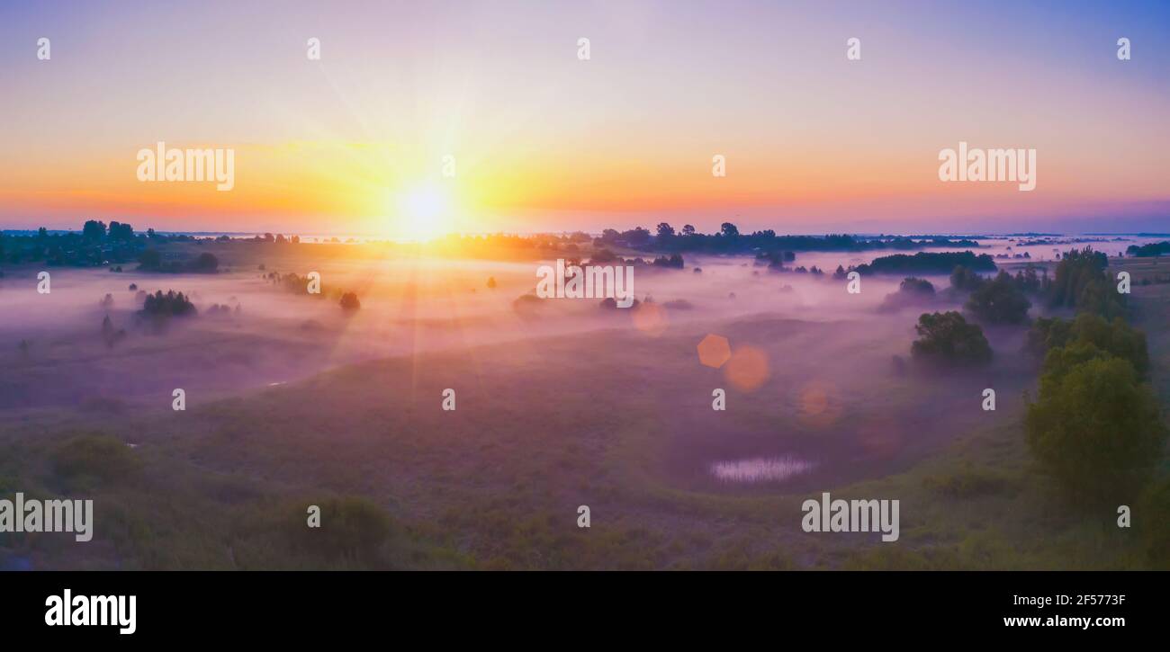 Golden sunbeams hi-res stock photography and images - Alamy
