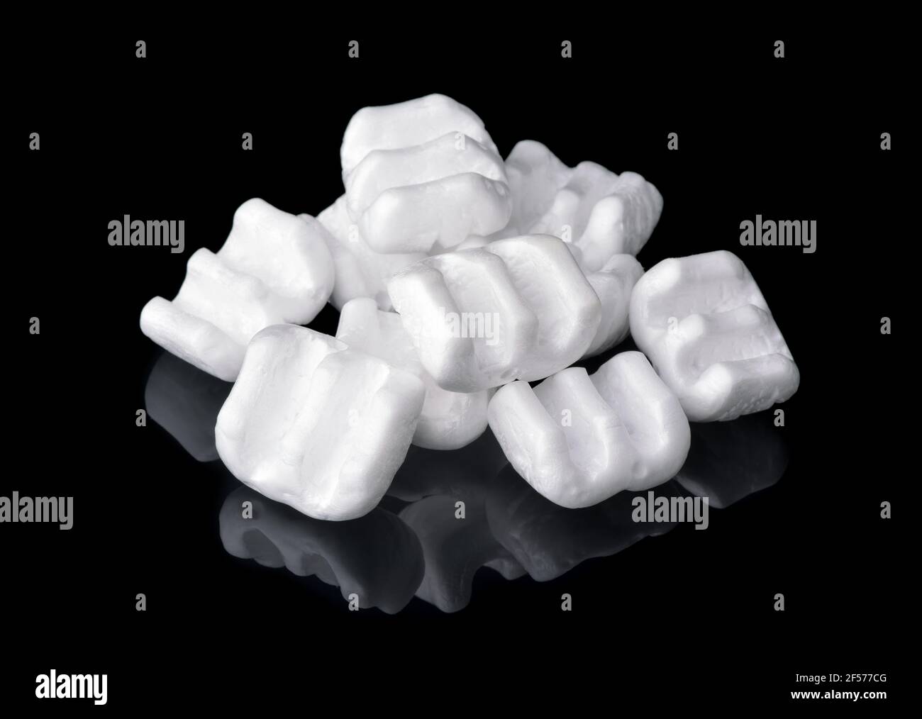 Polystyrene chips packaging hi-res stock photography and images - Alamy