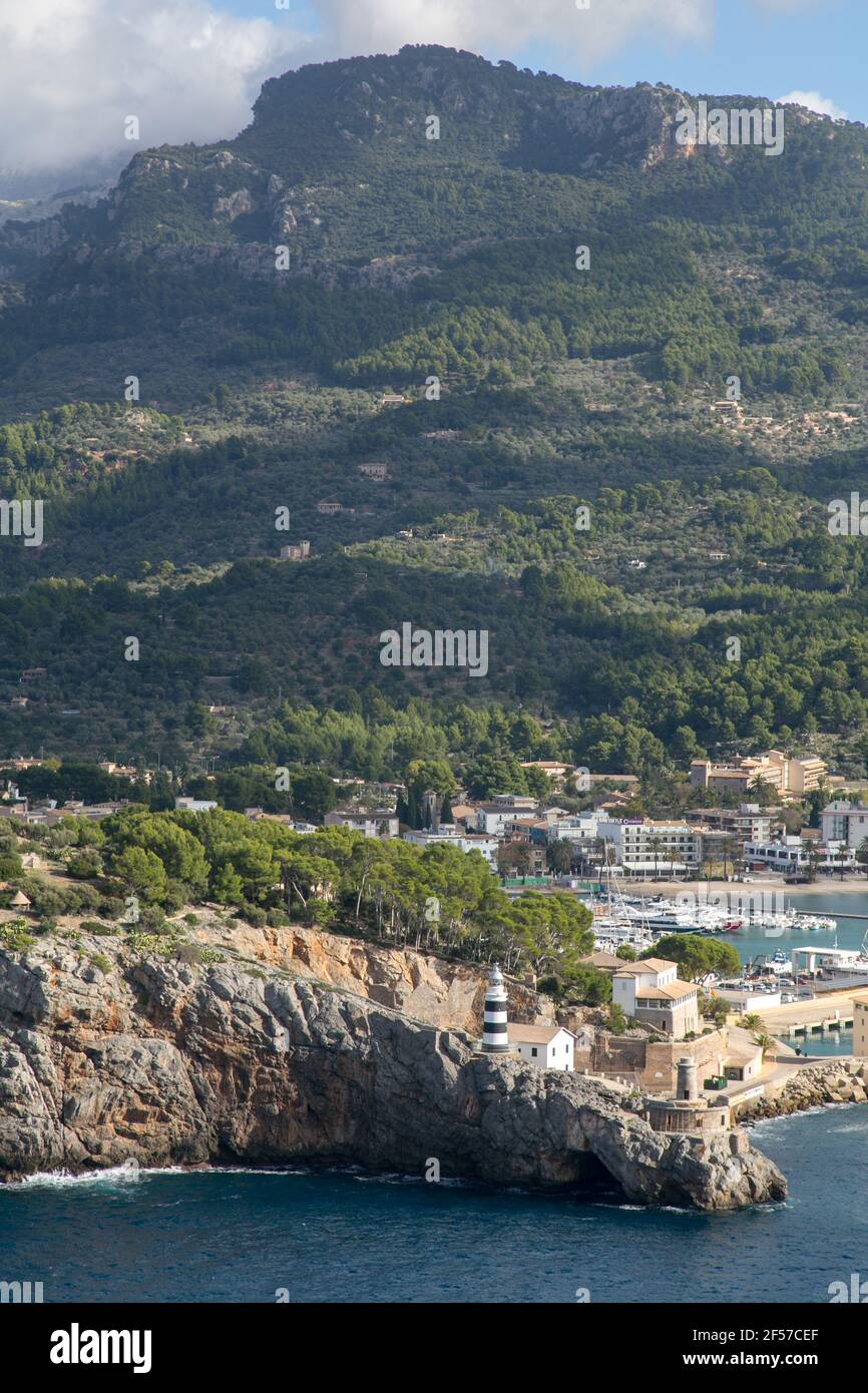 Port de Sóller village and the port of the town of Sóller, in Mallorca, in the Balearic Islands, Spain. Serra de Tramuntana UNESCO World Heritage Site Stock Photo