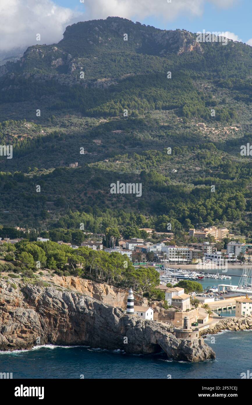 Port de Sóller village and the port of the town of Sóller, in Mallorca, in the Balearic Islands, Spain. Serra de Tramuntana UNESCO World Heritage Site Stock Photo
