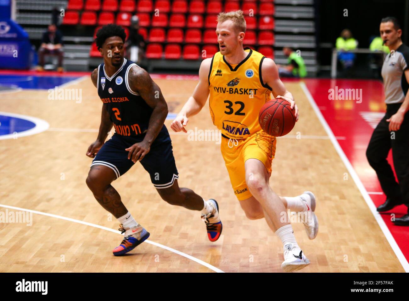 DEN BOSCH, NETHERLANDS - MARCH 24: Patrick Miller of Ironi Ness Ziona and Bogdan Bliznyuk of BC Kyiv Basket during the Fiba Europe Cup game between Ironi Ness Ziona and BC Kyiv Basket at Maaspoort on March 24, 2021 in Den Bosch, Netherlands (Photo by Rene Nijhuis/Orange Pictures)*** Local Caption *** Bogdan Bliznyuk, Patrick Miller Stock Photo