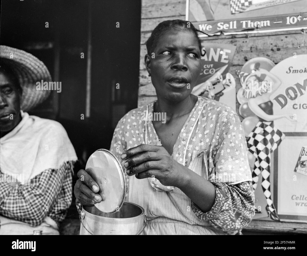 Peach picking hires stock photography and images Alamy