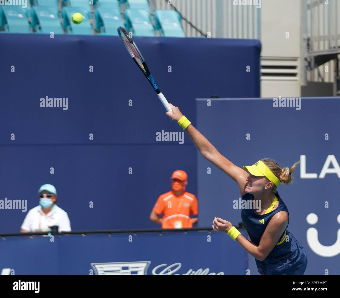 MIAMI GARDENS, FLORIDA - MARCH 24: Kristina Mladenovic of France serves during her women's singles first round match against Danielle Collins of United States on day three of the 2021 Miami Open presented by Itaú at Hard Rock Stadium on March 24, 2021 in Miami Gardens, Florida.  (Photo by Alberto E. Tamargo/Sipa USA) Stock Photo