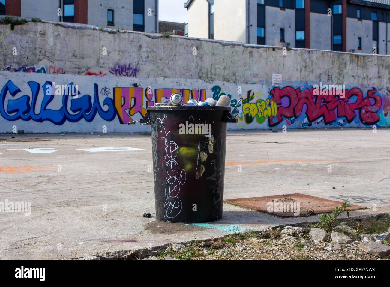 Dc thomsons frontage side streets city centre spray paint hires stock