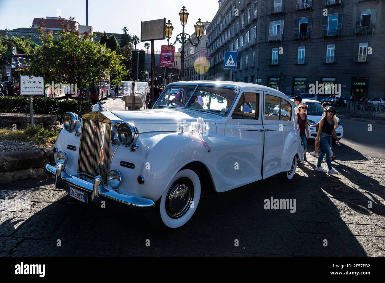 Ivory  Blue Rolls Royce 1933 Phantom II Saloon wedding car 4795