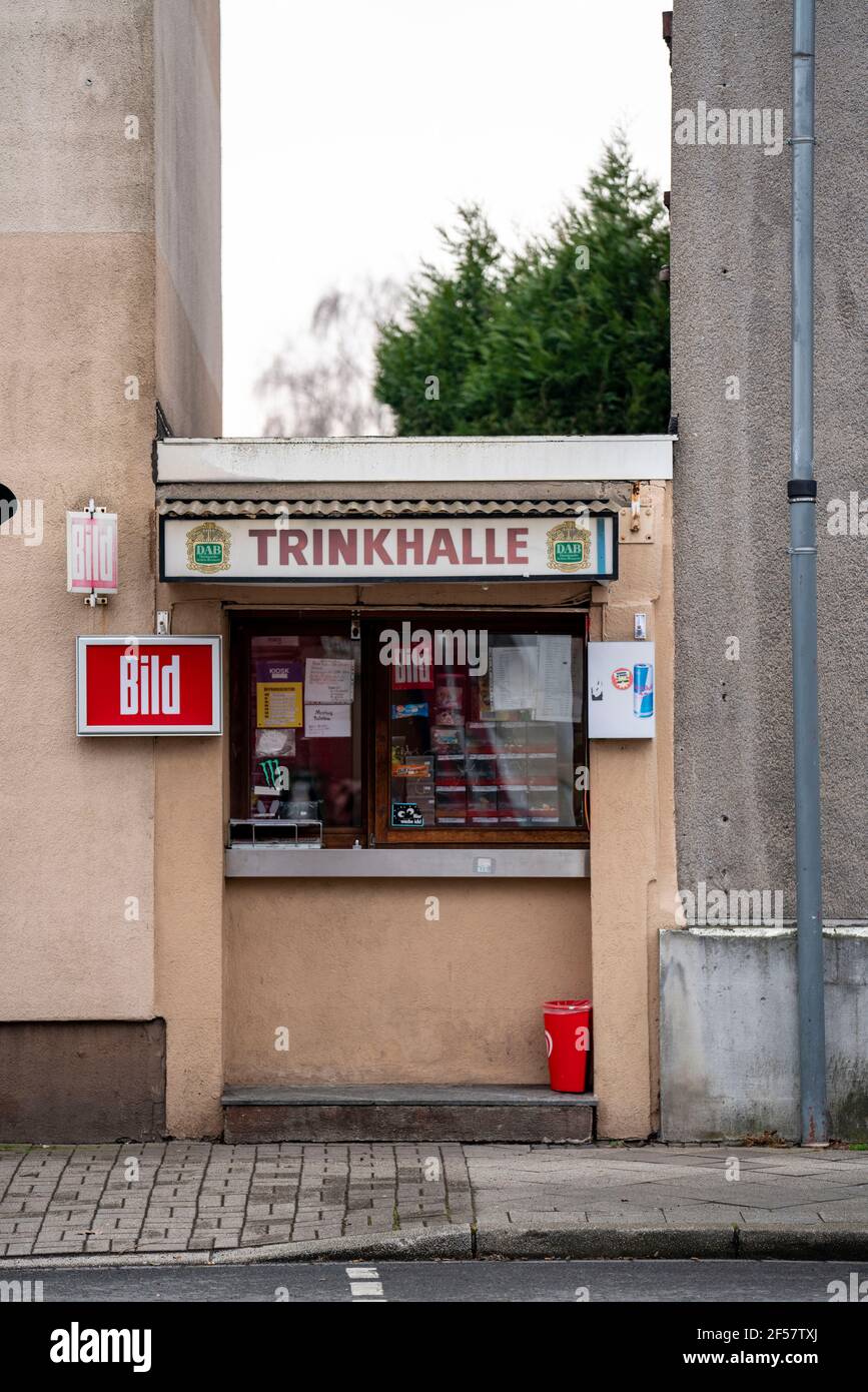Shop, kiosk, very small, narrow between two residential buildings, in Wattenscheid, on Wattenscheider Hellweg, Bochum, NRW, Germany, Stock Photo