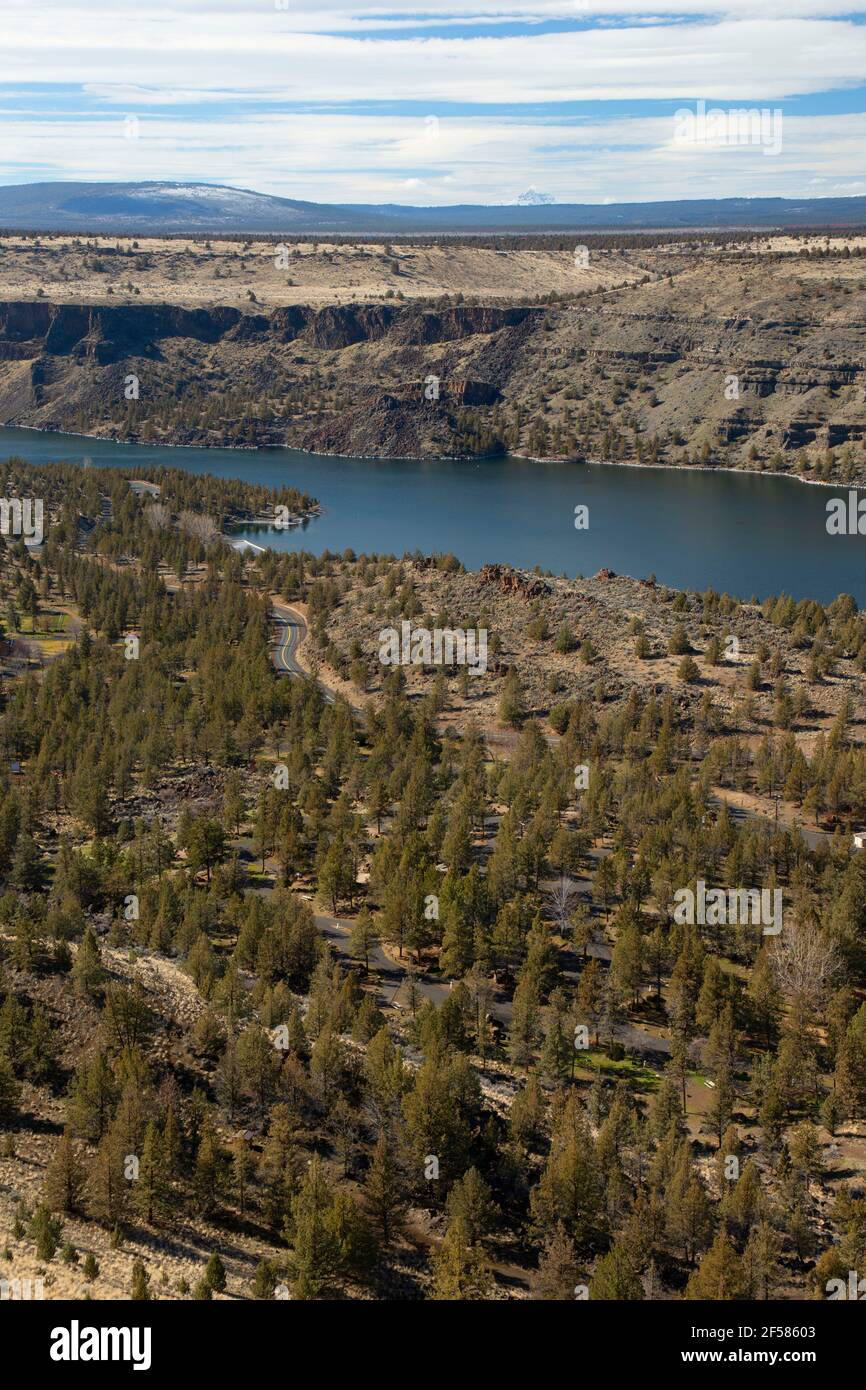 Lake Billy Chinook along TamaLau Trail, Cove Palisades State Park, Oregon Stock Photo Alamy