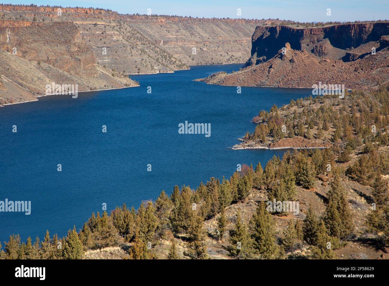 Lake Billy Chinook along TamaLau Trail, Cove Palisades State Park, Oregon Stock Photo Alamy